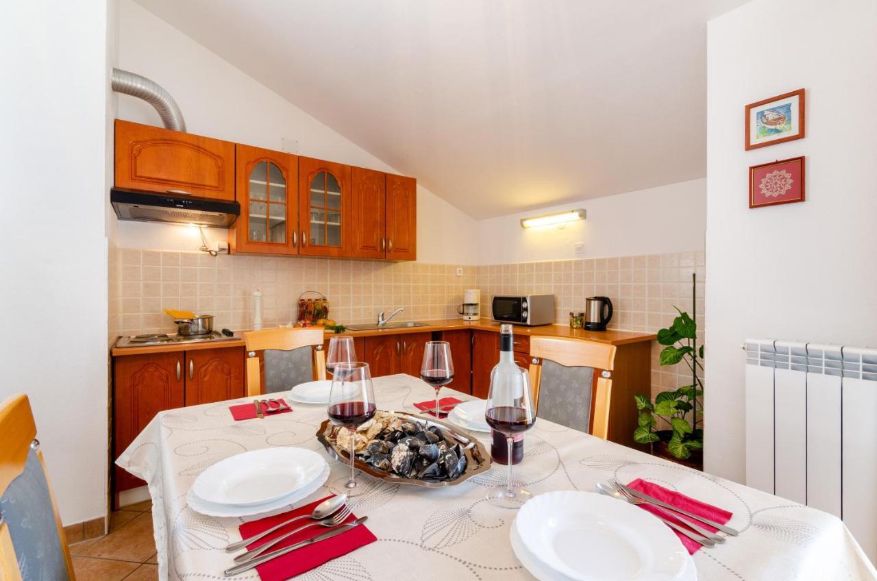 Apartmani Suncica 塞尔瑟 外观 照片