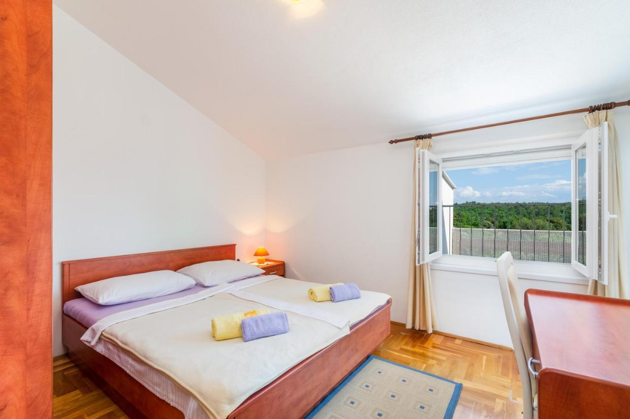 Apartmani Suncica 塞尔瑟 外观 照片